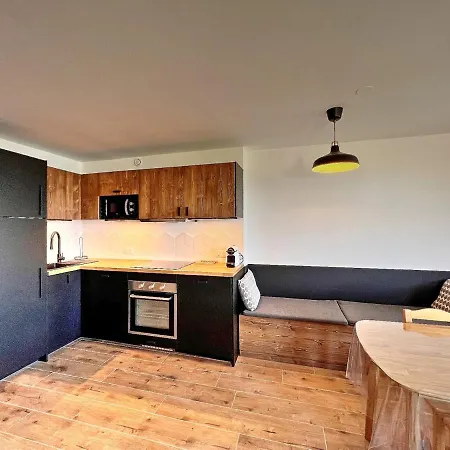 No 1a, Edelweiss Apartment